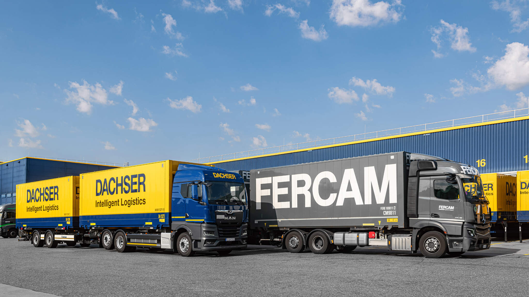 Nhờ mối quan hệ hợp tác lâu dài, DACHSER và FERCAM đã hợp tác vô cùng ăn ý trong quá trình vận hành theo hình thức gom hàng.
Nhờ mối quan hệ hợp tác lâu dài, DACHSER và FERCAM đã hợp tác vô cùng ăn ý trong quá trình vận hành theo hình thức gom hàng.